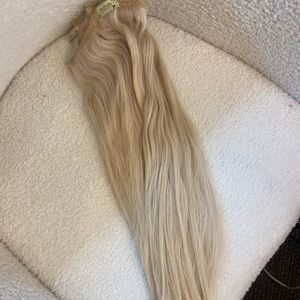 BELLAMI 18IN PLATINUM BLONDE HUMAN HAIR EXTENSIONS